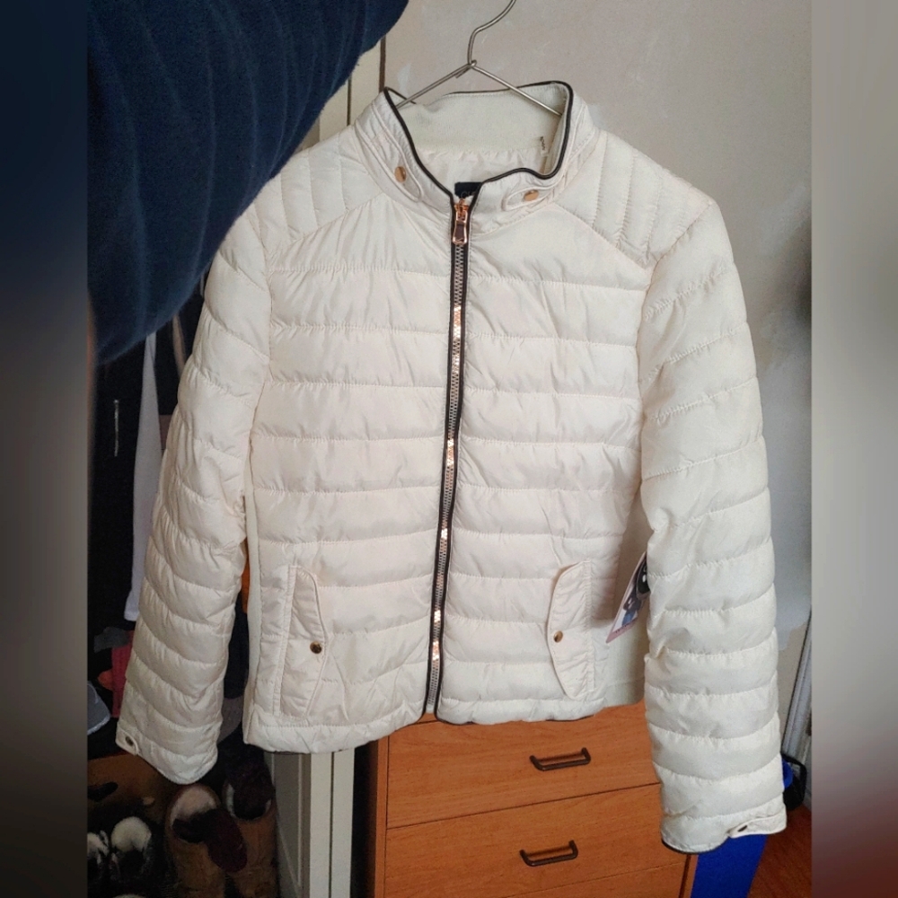 Ciso White Quilted Puffer Jacket with Gold Zipper - Picture 4 of 9